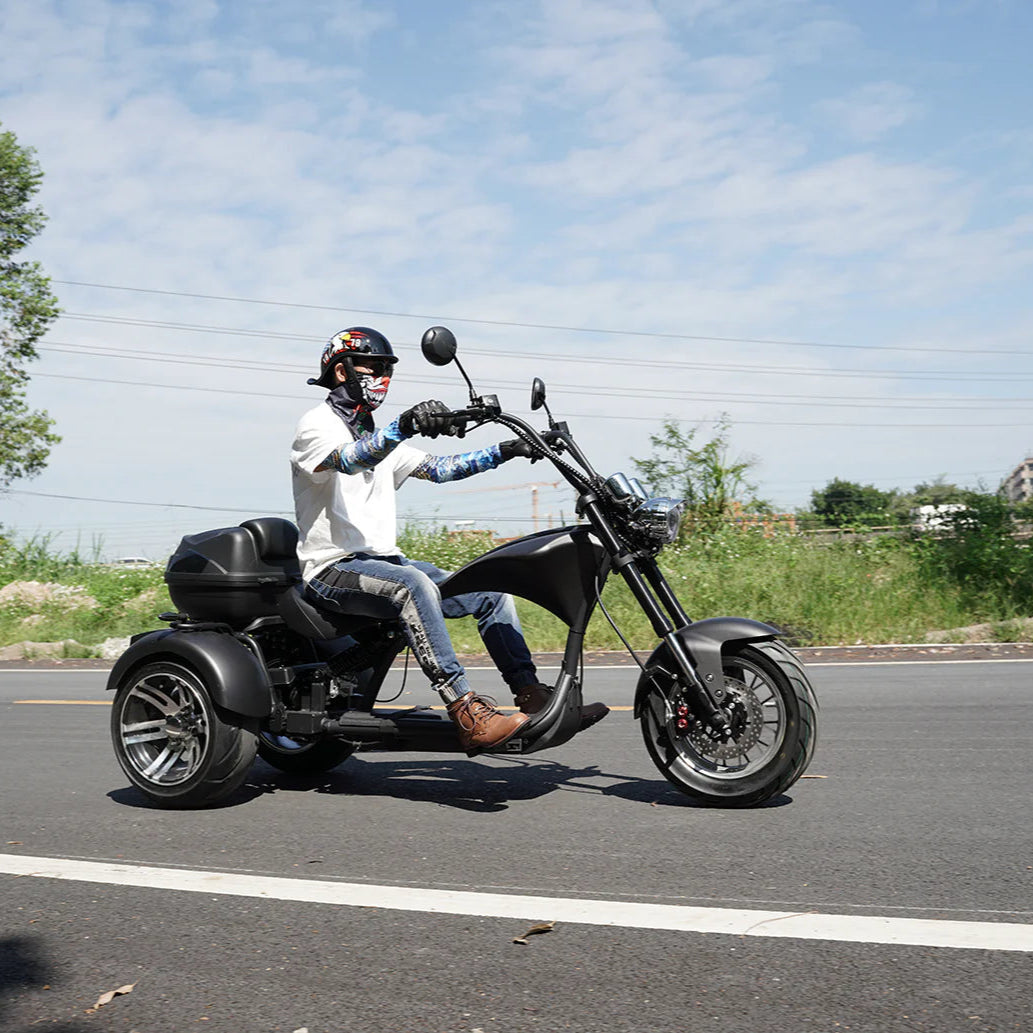 Eahora |M1P 2000W, 60V 30Ah 40MPH Trike Electric Chopper Motorcycle