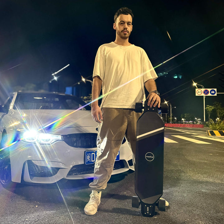 MAXFIND MAX5S| 24 MPH, 15 Mile Range, Dual 650W Motors E-Skateboard