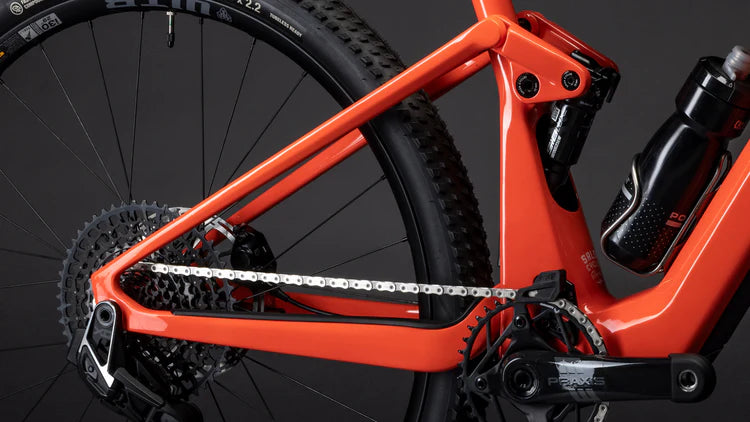 Flex-Stay Suspension Flex-stay suspension offers riders several benefits over the multiple pivots found in other suspension designs:  Keeps weight to a minimum Reduces pivot hardware for a less-complex, easier to maintain system Pairs well with flat-mount brakes for drop-bar bikes