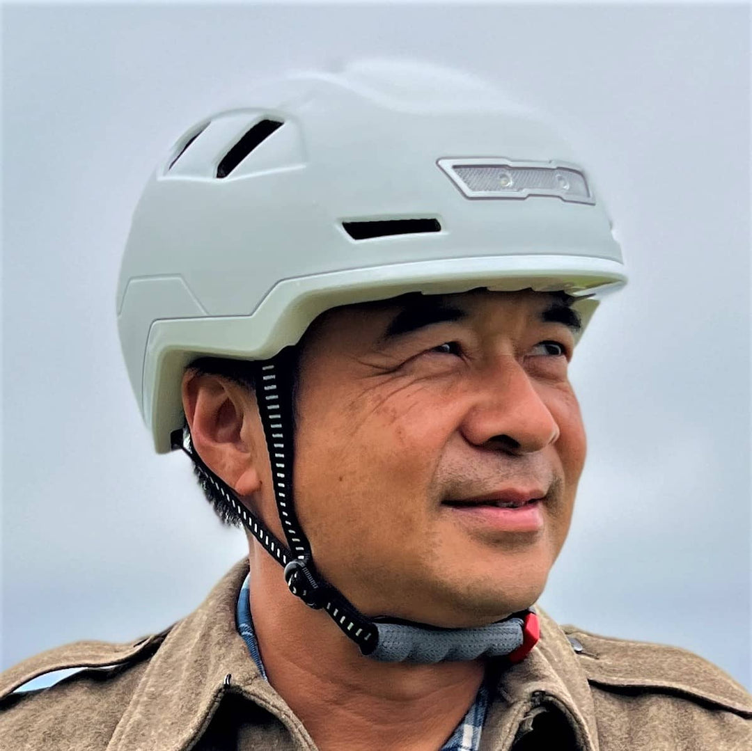Lightning E-Bike Helmet with 10 Vents L 7