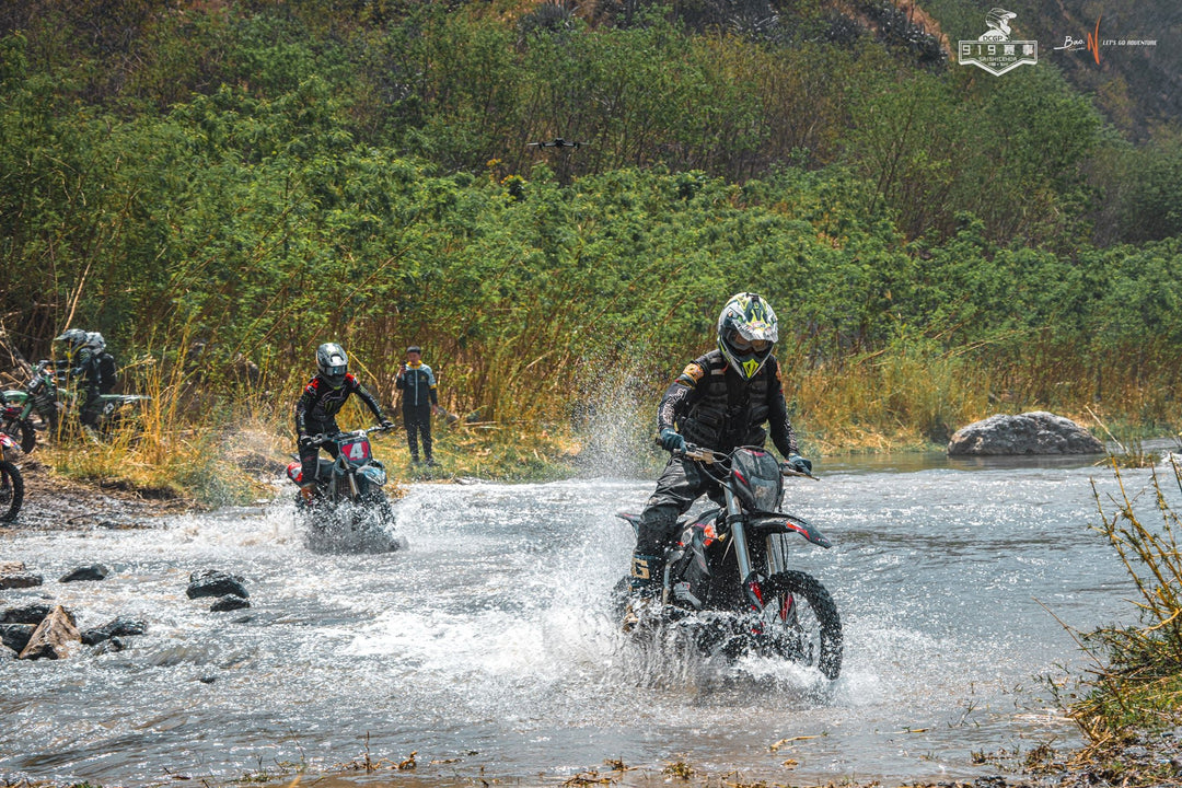 MotoTec Venom 72V 12000W Electric Dirt Bike 77MPH 60Ah CATL 4-Speed Manual Dirt Electric Bikes Black 15